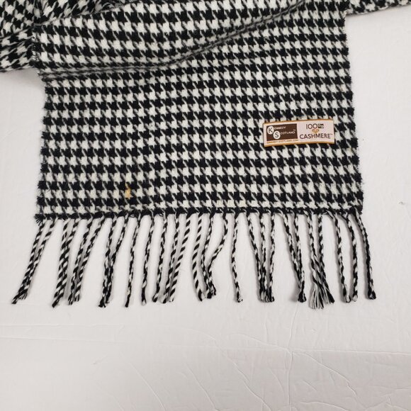 Kennedy Scotland 100% Cashmere Scarf Black White Houndstooth Fringe - Picture 5 of 8